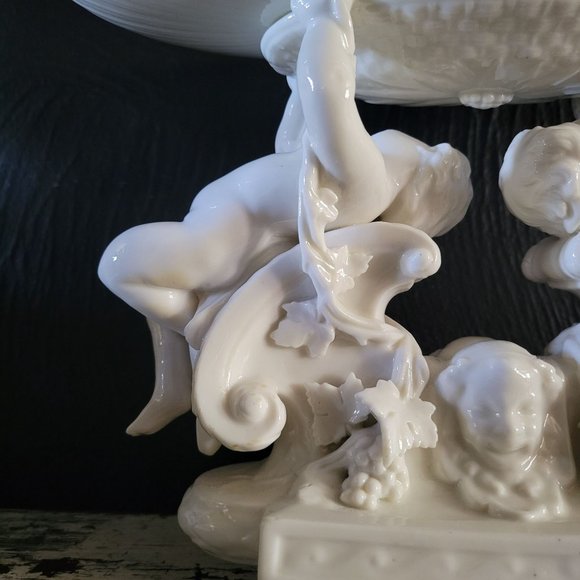 Vintage Porcelain Centerpiece Bowl, Pedestal Bowl with Putti / Cherubs - Picture 8 of 9